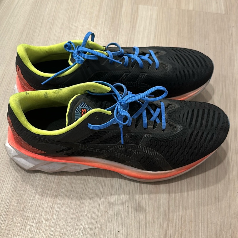 ASICS novablast
